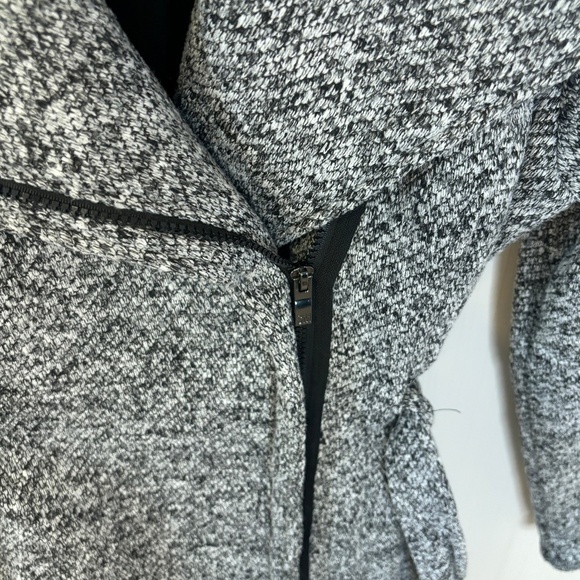 Steve Madden Black & White Salt & Pepper Heathered Belted Coat SZ Medium - Picture 9 of 12